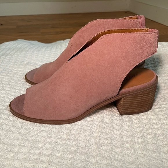 Lucky Brand Pink Suede Mules with Chunky Heel - Picture 9 of 14
